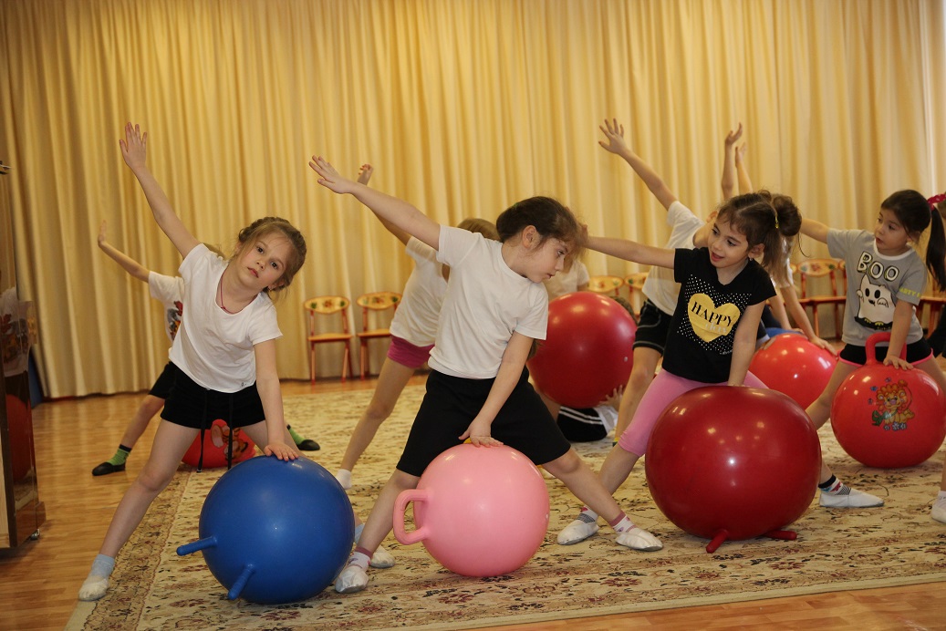 Физкультурно оздоровительная активность. Физкультура в детском саду. Физкультурно-оздоровительные. Спортивно-оздоровительная деятельность. Физкультурные занятия в детском саду.